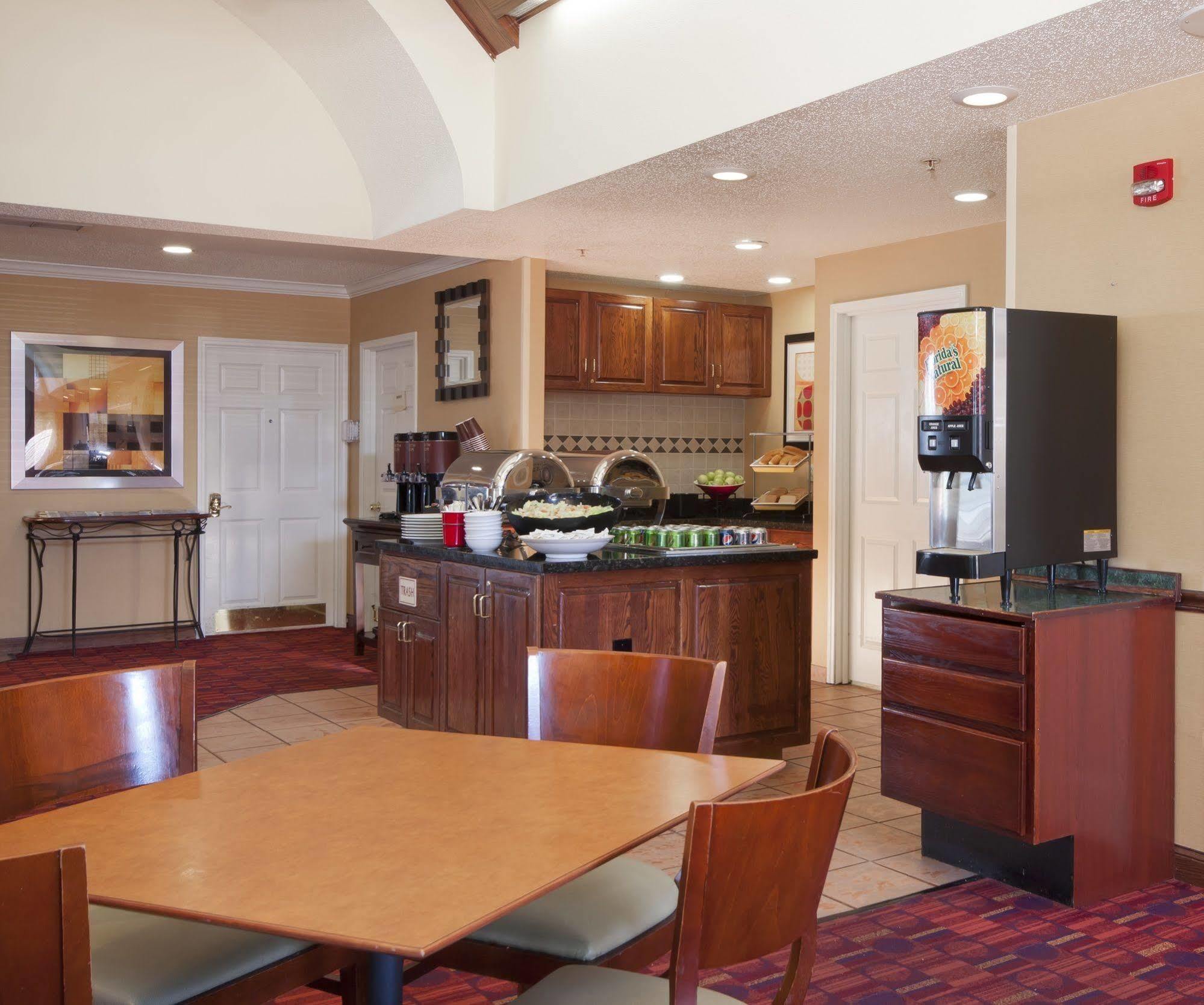 Residence Inn By Marriott West Springfield Exterior photo